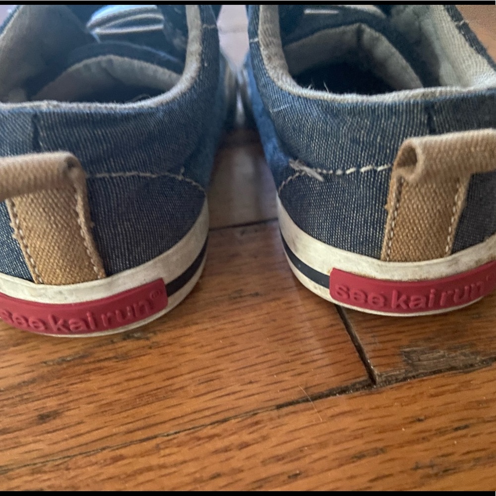 First walkers boy shoes size 6 see Kai run great condition